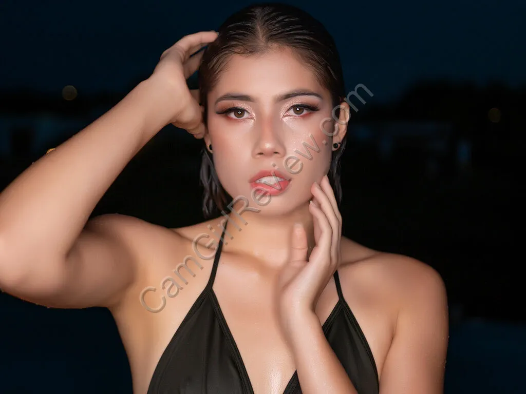 Seductive Latin Webcam Model Dana Preston: Captivating Audiences